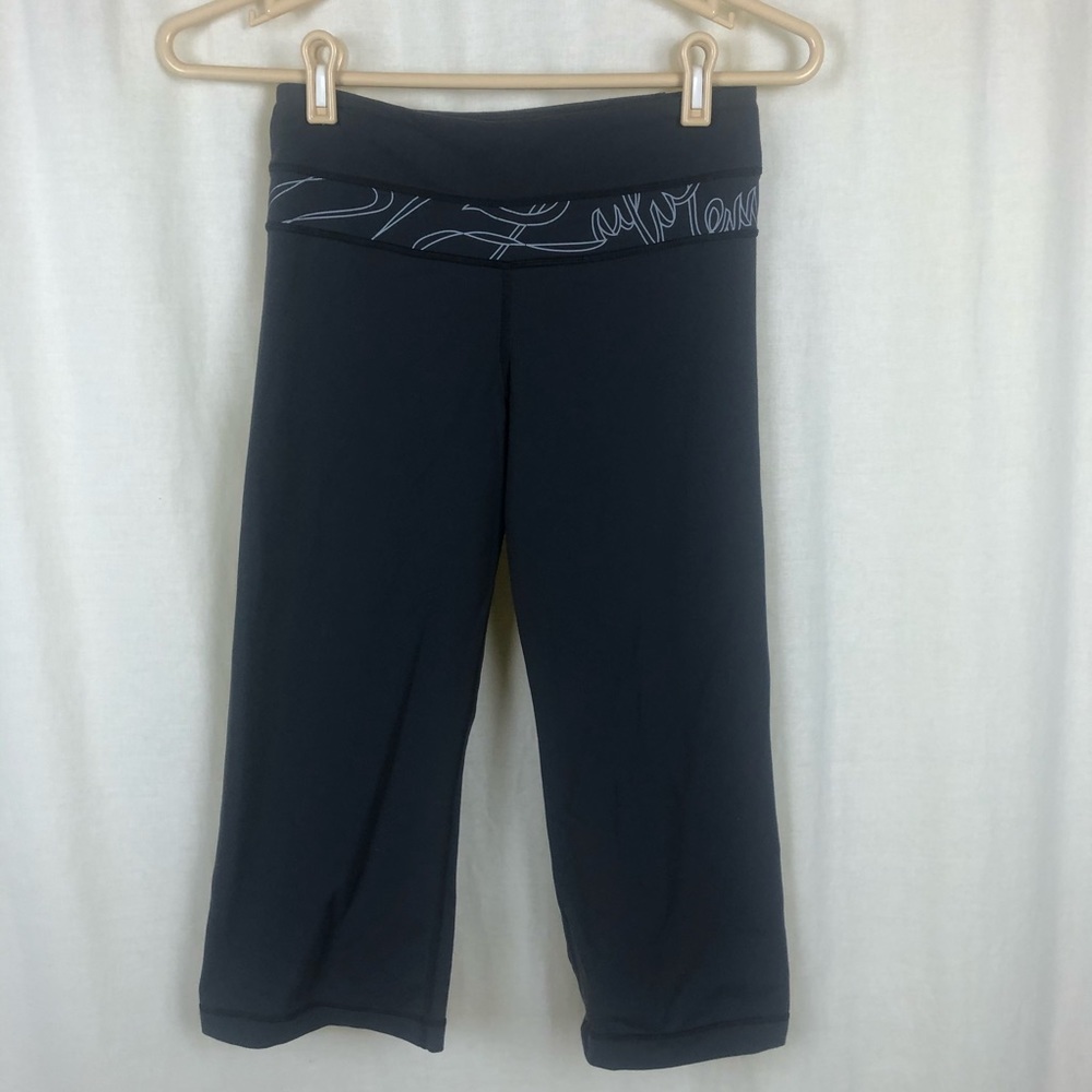 Lululemon Womens 4 Script Crop Leggings Reversible